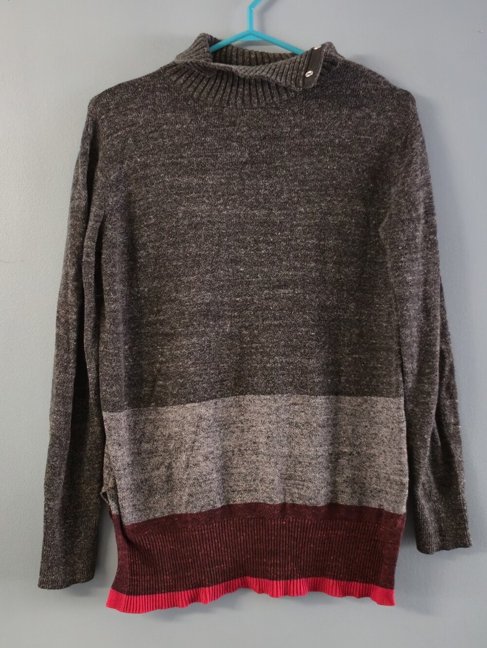 GAP Charcoal Snap-Shoulder Knit Sweater Small